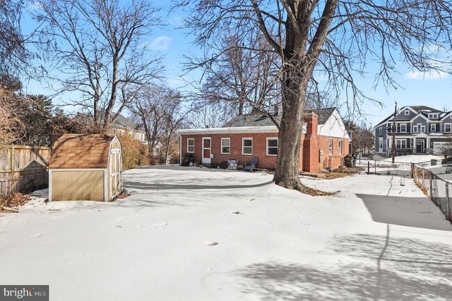 Building Photo - 1828 Olmstead Dr