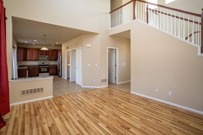 Building Photo - Well Maintained Home in Eastview Estates!