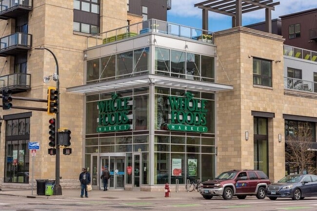 Building Photo - 700 N Washington Ave
