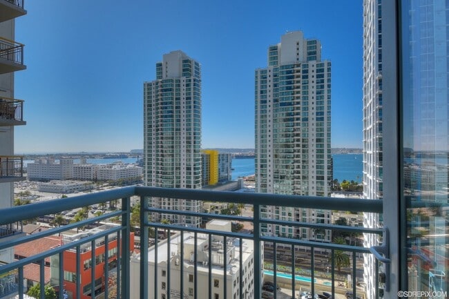 Primary Photo - Stunning Two-Story Treo Residence in Littl...