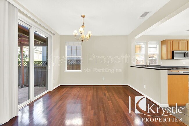 Building Photo - 8388 Bennington Ct