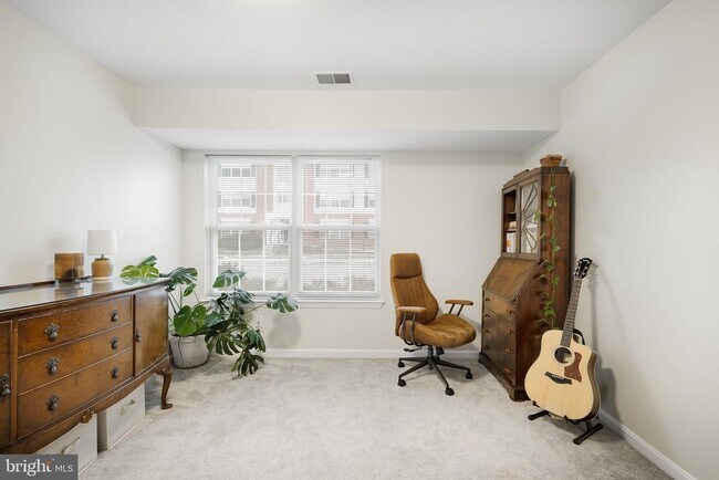 Building Photo - 645 Constellation Square SE