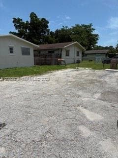 Building Photo - 6183 SW 41st Ct