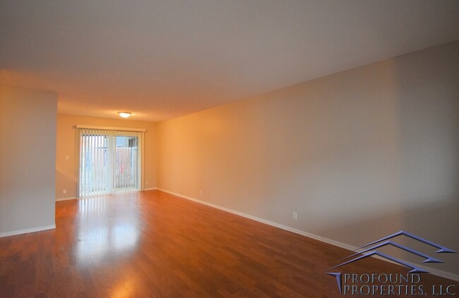Building Photo - 8745 SW Beaverton Hillsdale Hwy