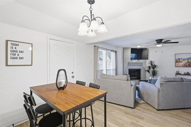 Building Photo - 2162 E Arkansas Ln