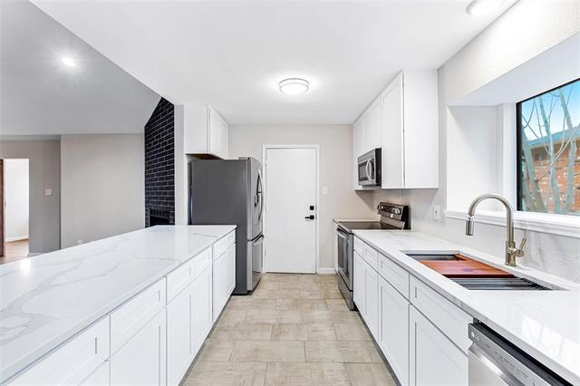 Building Photo - 924 Simon Dr