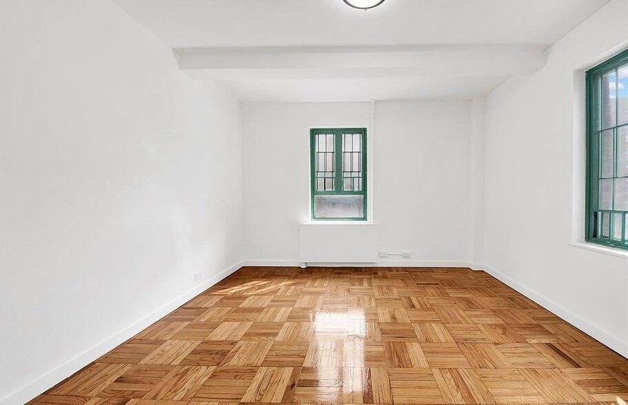 Building Photo - 1569 Metropolitan Ave