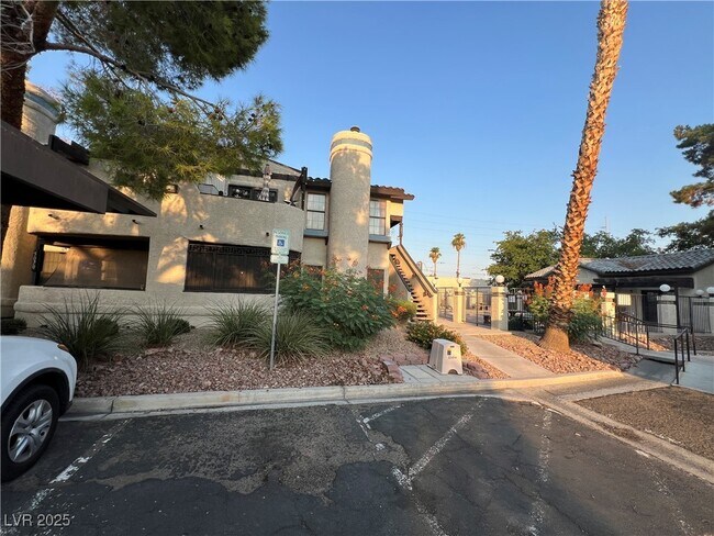 Building Photo - 5070 Jeffreys St