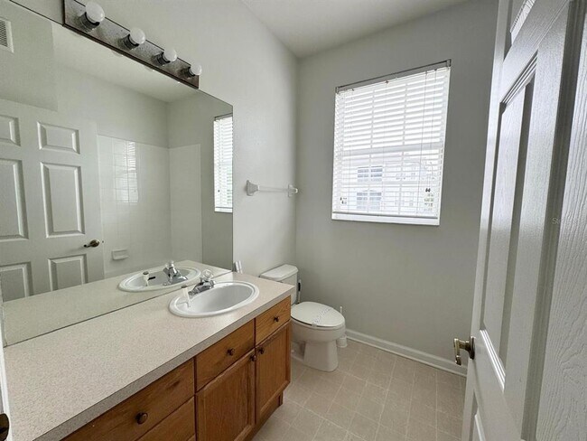 Building Photo - 8101 Coconut Palm Way