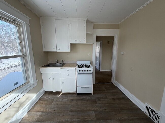 Building Photo - *1328 Goodyear Blvd Akron Oh 44305 MFH2 .T2