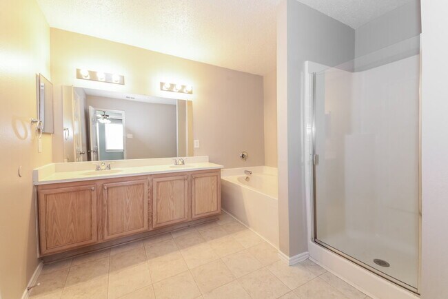 Building Photo - 1421 Nimitz Way