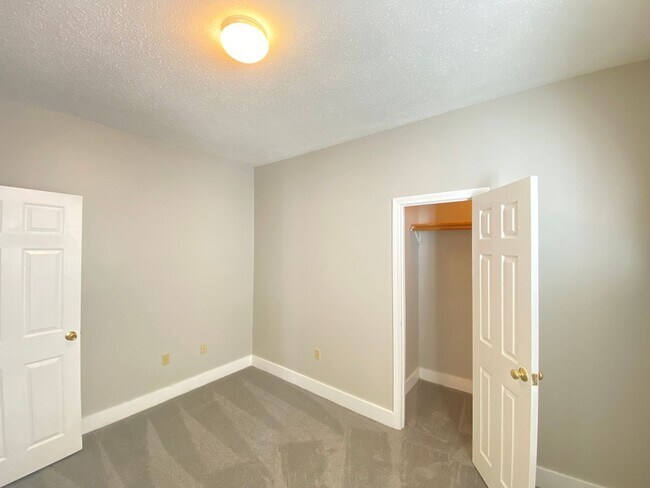 Building Photo - 7 Commercial St