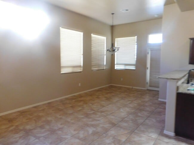 Building Photo - Beautiful 3 bedroom to bath house in the Sonoma Ranch Area.