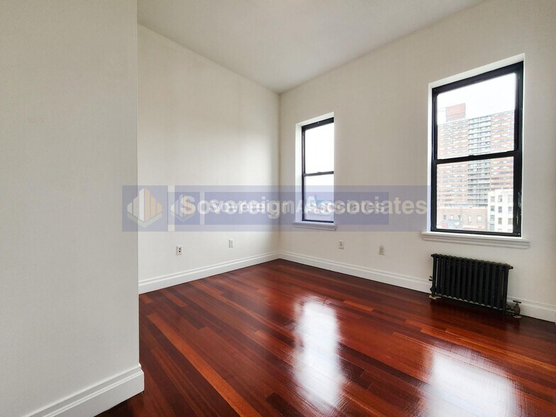 Building Photo - 605 W 137th St