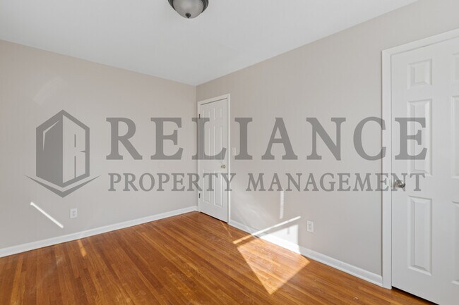 Building Photo - 3408 S Hiram Ave