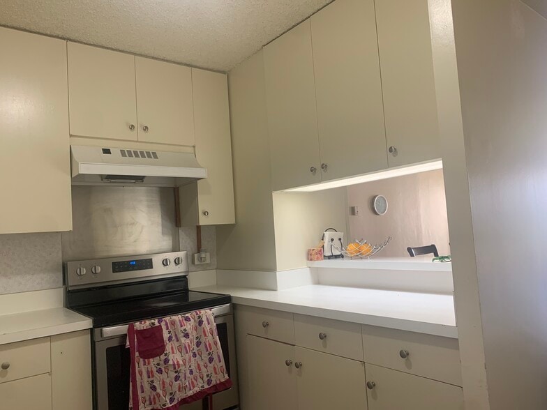 Kitchen - 1860 Ala Moana Blvd