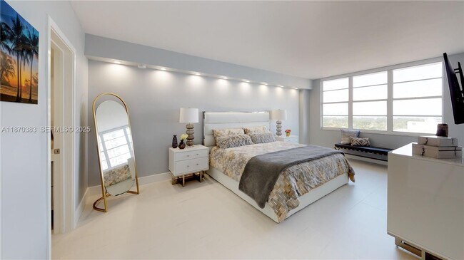 Building Photo - 5601 Collins Ave