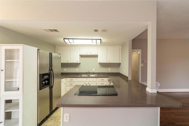 Building Photo - 2226 W Rosedale St S