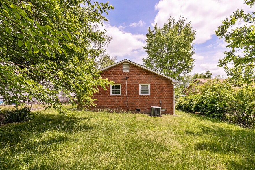 Building Photo - 1408 Ardmore Dr