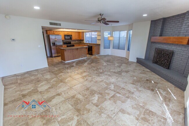 Building Photo - 5513 E Terry Dr