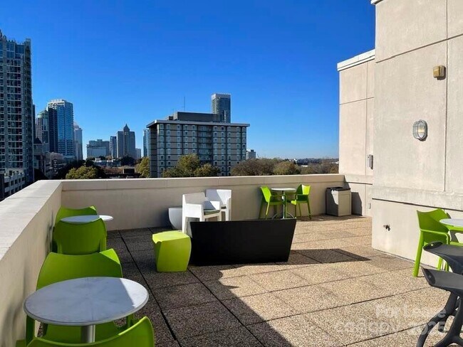 Building Photo - 715 N Church St