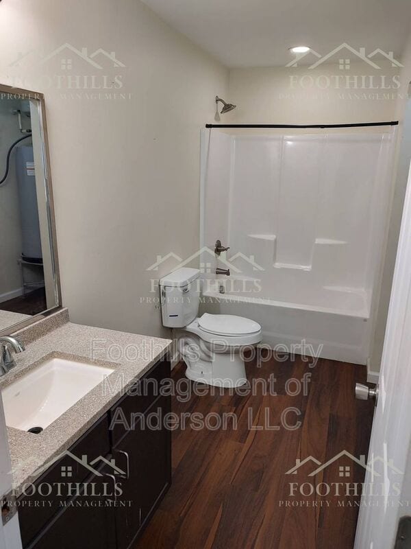 Building Photo - 110 Townsley Ct