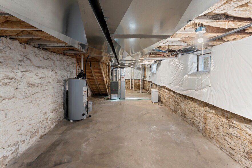 Building Photo - 4636 Virginia Ave