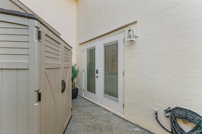 Building Photo - 1605 S US Hwy 1