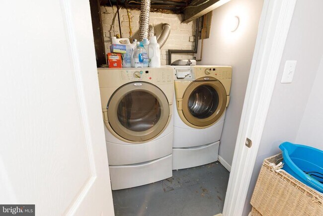 Building Photo - 1113 Clifton St NW