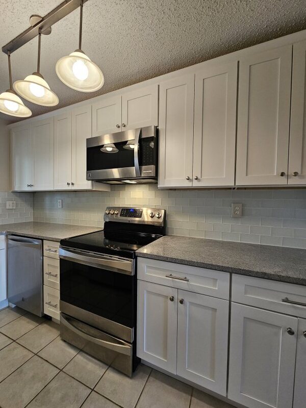 Building Photo - 4595 Chancellor St NE