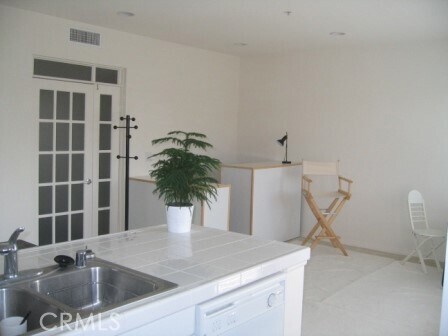 Building Photo - 6020 S Seabluff Dr