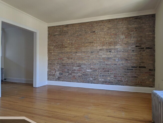 Building Photo - 2330 N Spaulding Ave