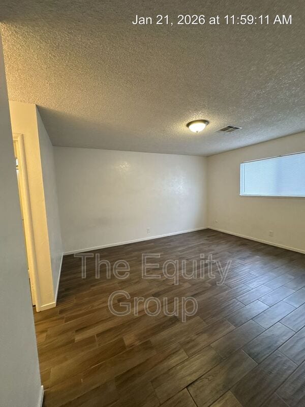 Building Photo - 2732 S Sallee Ct