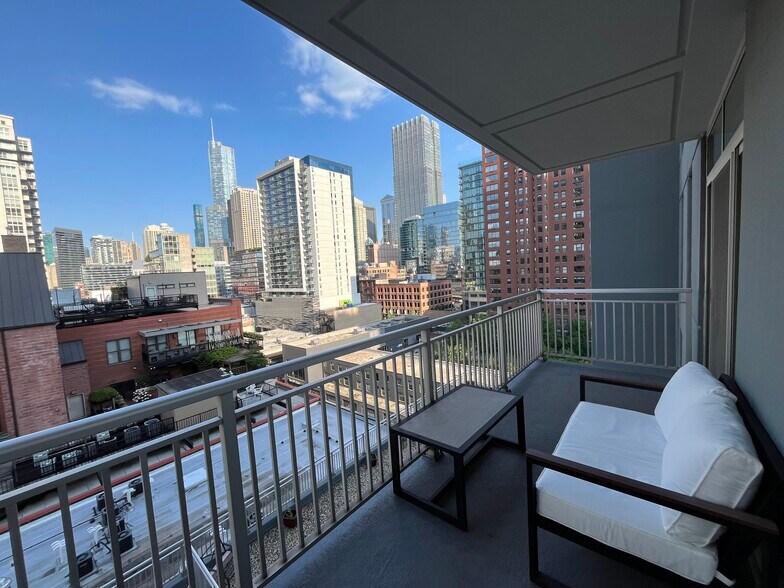 Huge balcony with a view! - 330 W Grand Ave