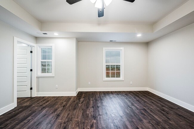 Building Photo - 809/811 Rodeo Lane