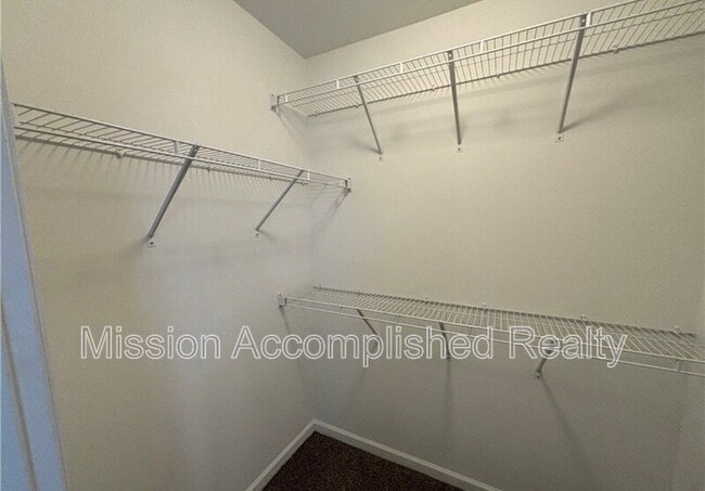 Building Photo - 2644 Middle Br Bnd