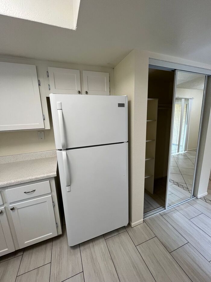 Building Photo - 1201 S McClintock Dr