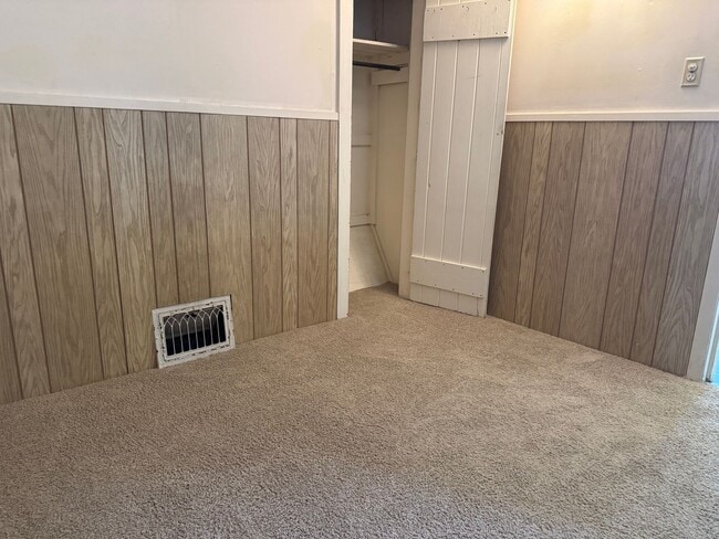 Building Photo - 721 W Olin Ave