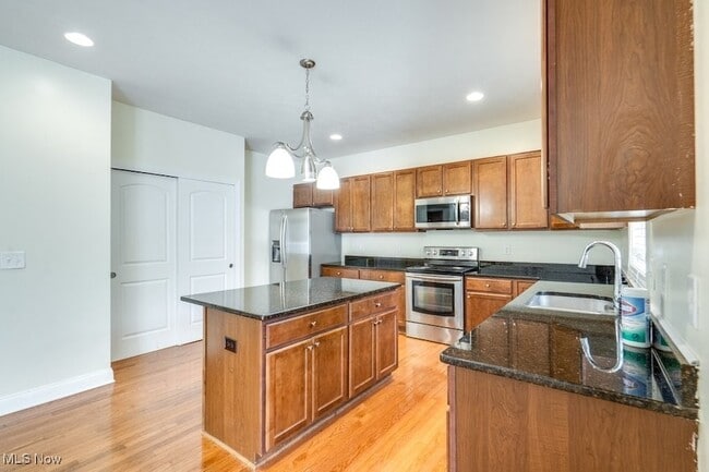 Building Photo - 155 Granite Dr