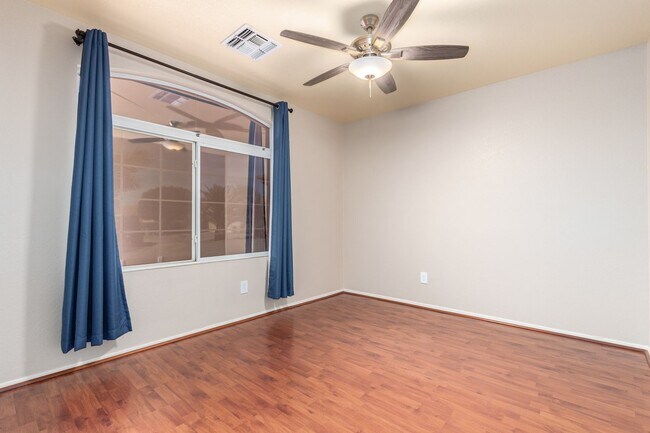 Building Photo - Spacious 3 Bed, 2 Bath Home in Mesa