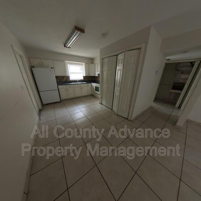 Building Photo - 4909 E Temple Heights Rd