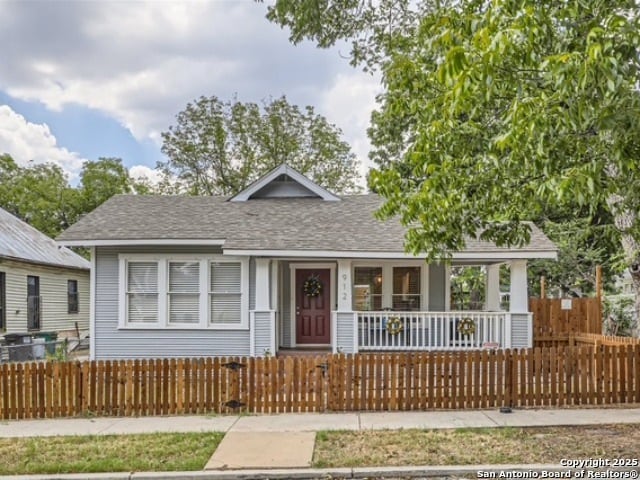 Primary Photo - 912 Burnet St
