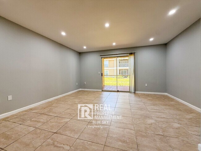 Building Photo - 9481 Highland Oak Dr