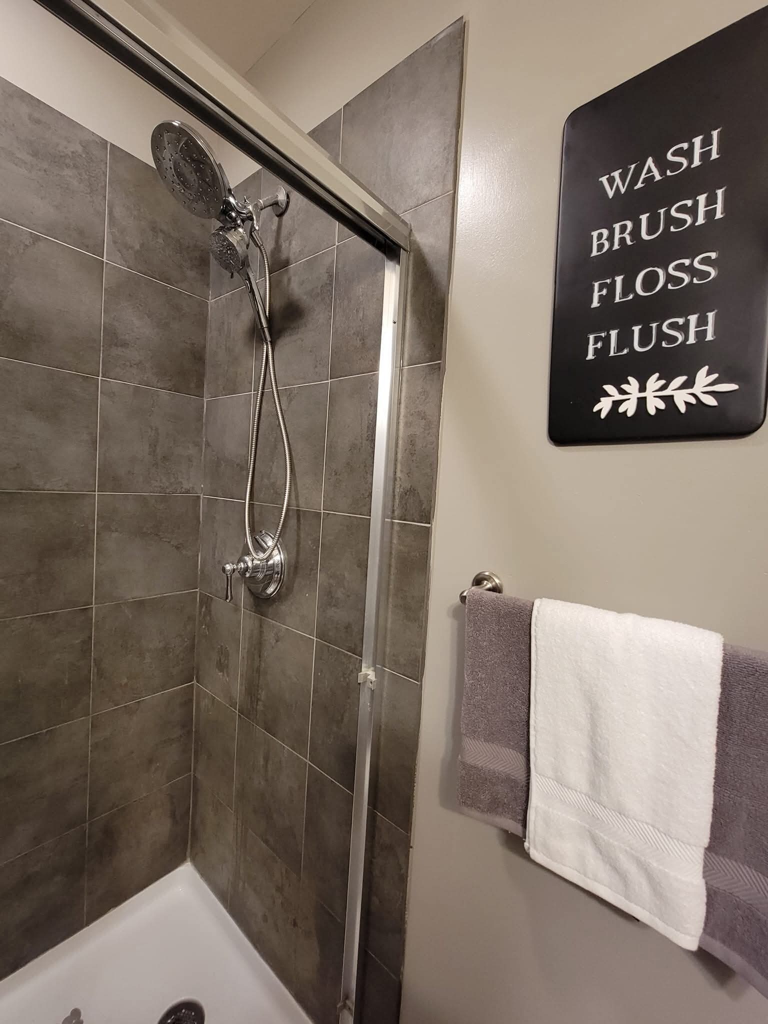 Building Photo - 132 N 3rd St