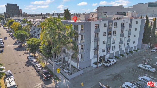 Building Photo - 131 Croft Ave