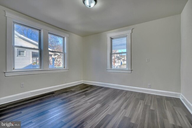 Building Photo - 6504 Rosemont Ave