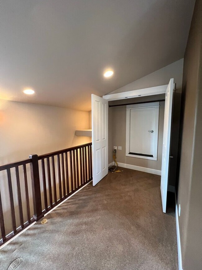 Building Photo - Spacious home with a large bonus room!  We...