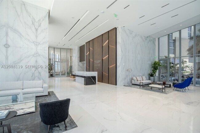 Building Photo - 300 Biscayne Blvd