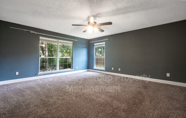 Building Photo - 12565 Long Lake Ct
