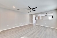 Building Photo - 5609 Silver Screen Dr